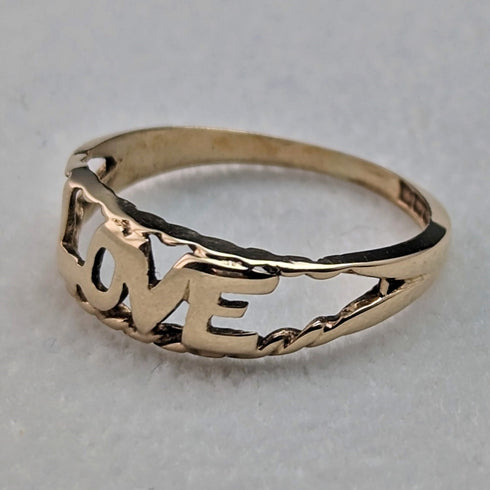 British vintage jewelry "LOVE" engraving 9ct gold ring
